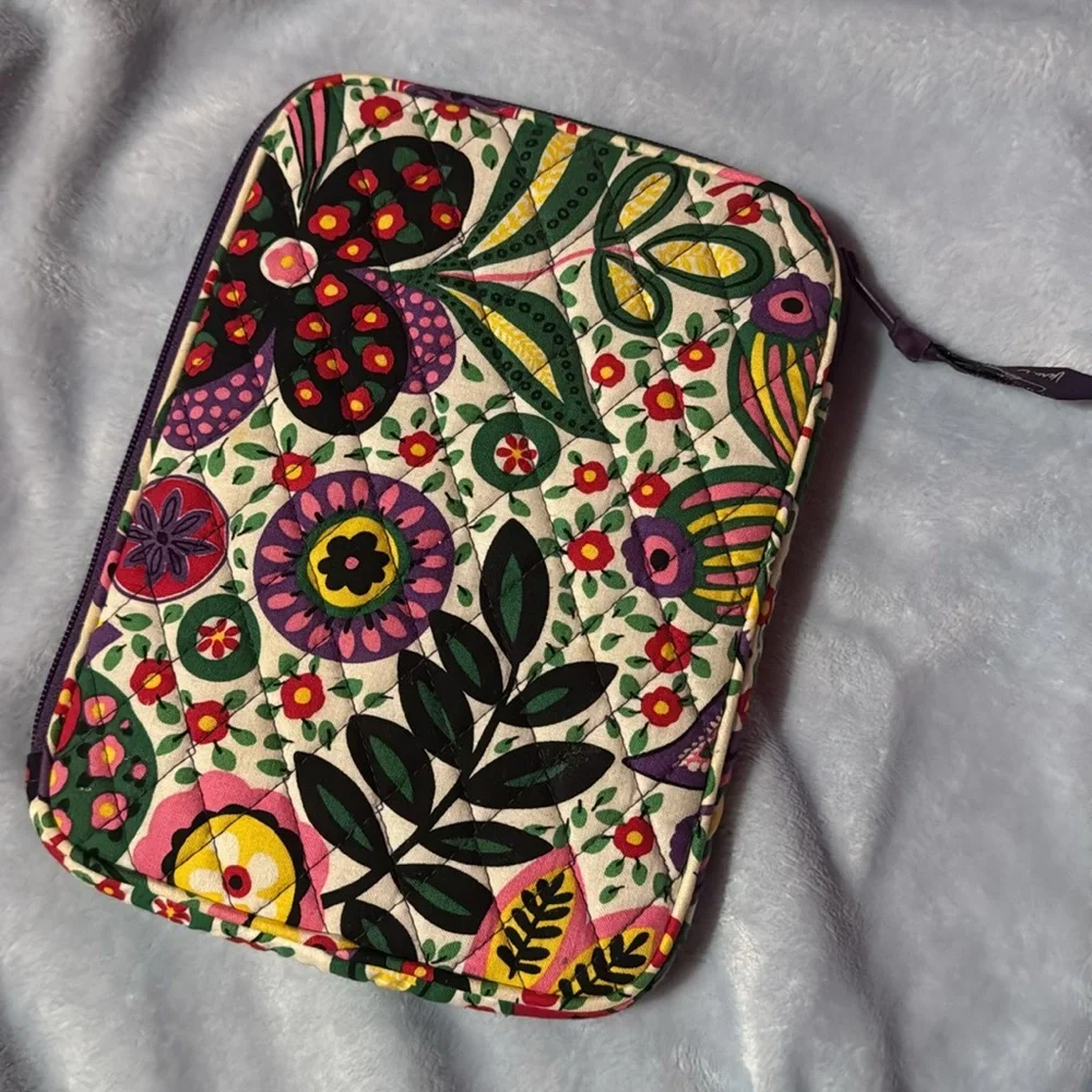 Vera Bradley 6x9 Tablet Case Padded Zip Around Small Pocket Purple Floral Print